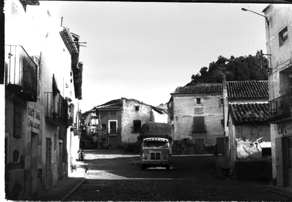 CamiÃ³n bajando por la calle. BurbÃ¡guena