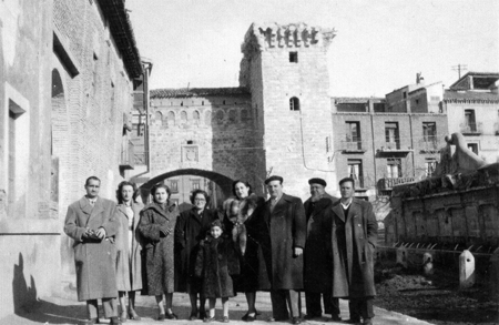 Grupo en la Puerta Baja. Daroca.