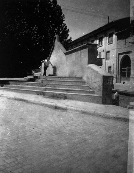 Parte posterior de la fuente de los veinte caÃ±os. Daroca.