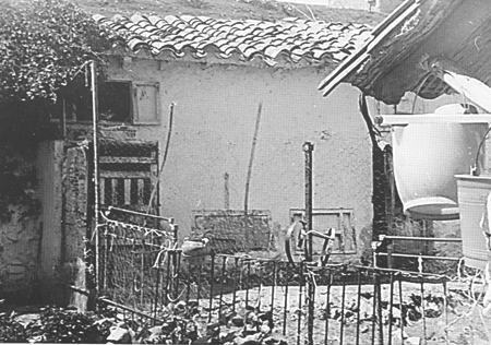 Un corral en Langa del Castillo.