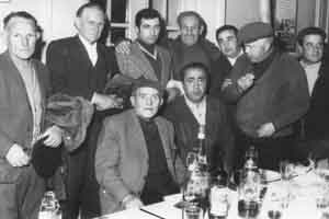 De juerga en el bar de Mainar