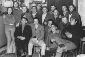 De juerga en el bar. AÃ±o 1975. Mainar.