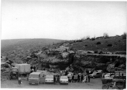 Aparcamiento en la romerÃ­a. Bello