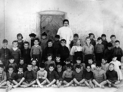 Grupo escolar. Bello