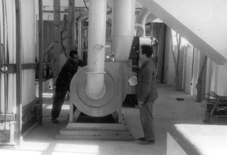 Montando la fÃ¡brica de harinas de La Lozana. Daroca.
