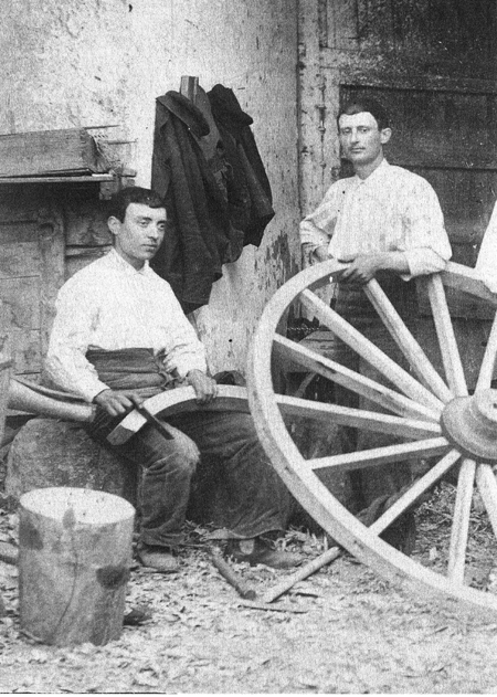 Trabajadores de una de las carreterÃ­as. Daroca.