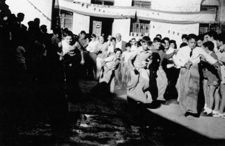 Vecinos de Daroca en un dÃ­a de fiestas.