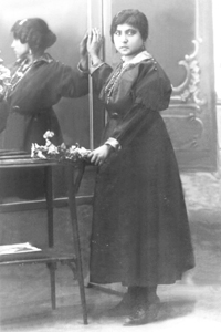 Joven soltera de Nombrevilla