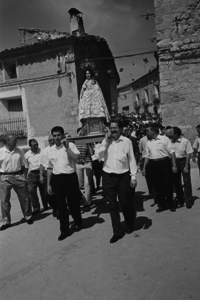 ProcesiÃ³n con la Virgen de la Valvanera y San Roque en las fiestas de agosto. Nombrevilla.