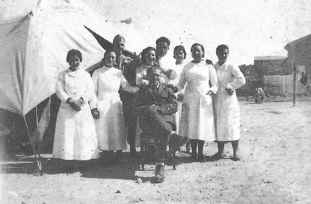 Militares italianos con enfermeras calamochinas. Calamocha.