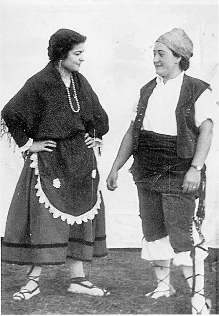 LucÃ­a y Manola. Baturras. Calamocha.