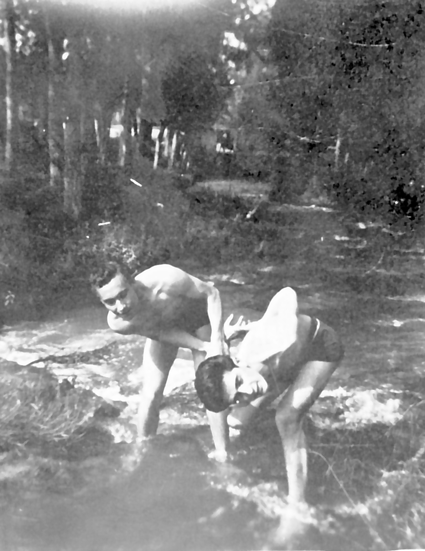 BaÃ±Ã¡ndose en el rÃ­o. Calamocha