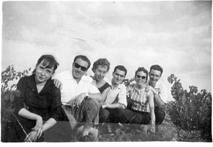 Hernamas y amigos en la viÃ±a. Calamocha