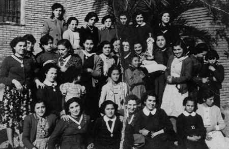 Retrato de un grupo de mujeres.