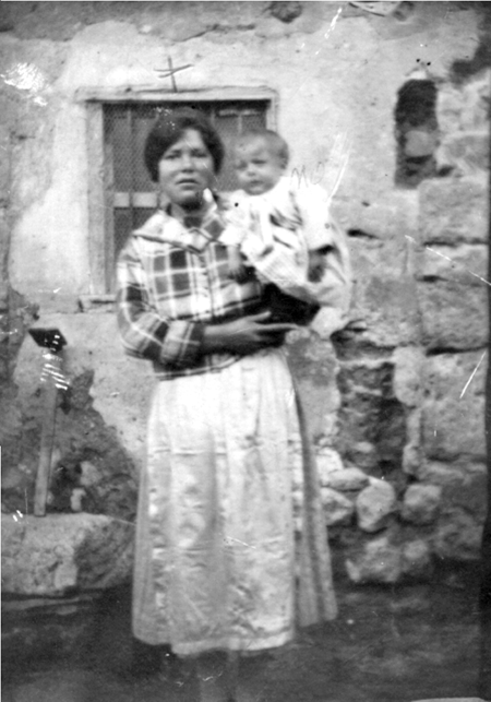 Emiliana y Anastasio. AÃ±o 1927. Cella.