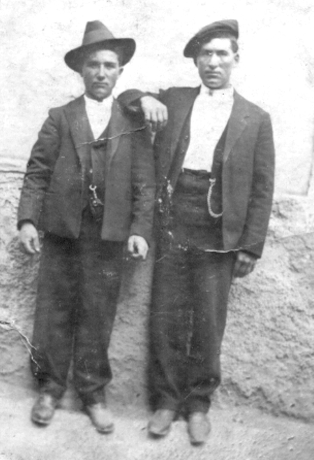 AndrÃ©s JuliÃ¡n y amigo. Cella.