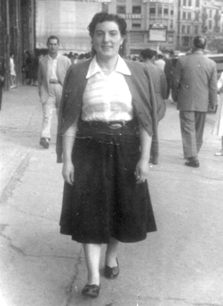 Retrato de la cellense Antonia Pobo en Valencia.