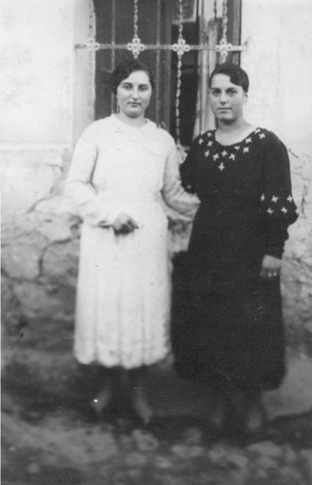 Consuelo y Benilde. Cella.