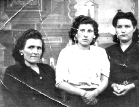 Eulalia, MarÃ­a y Ãngeles. Cella.