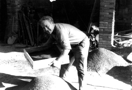 Jacinto cribando arena. Cella.