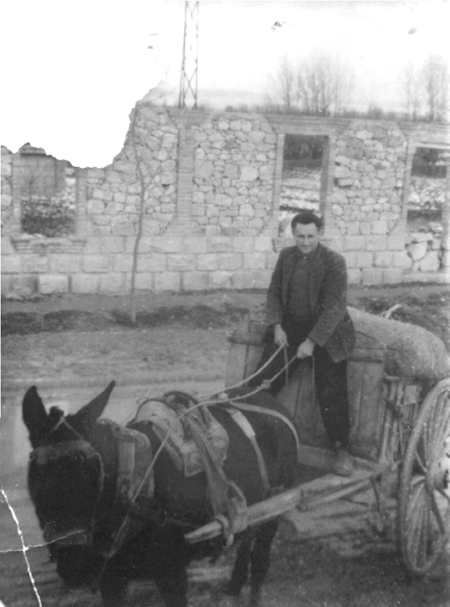 JosÃ© en un carro. Cella.
