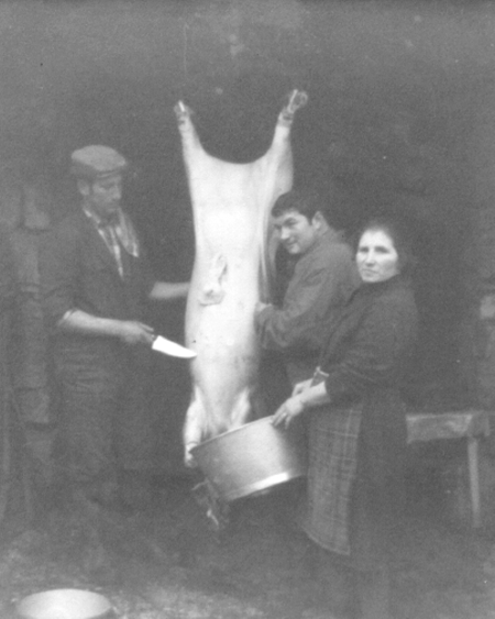 Mariana y Lorenzo en la matanza. Cella.