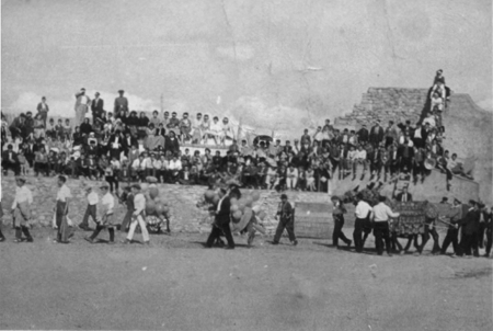 En la plaza de toros en fiestas. Cella