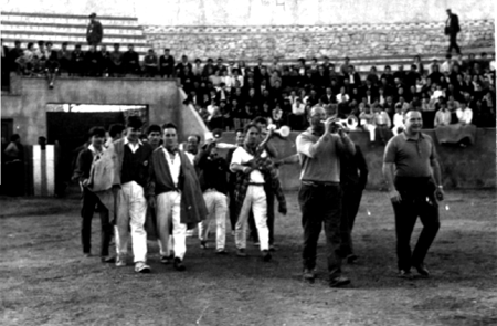 En la plaza de toros. Cella