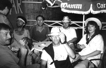 Josefina y amigo en las fiestas. Cella