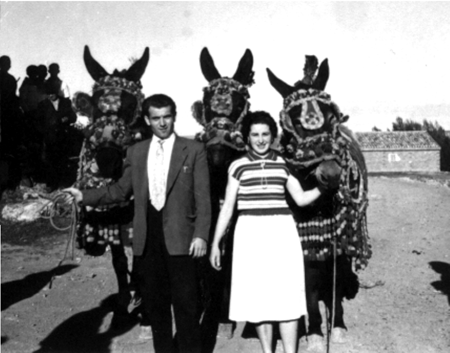 Paco y Librada con los caballos en fiestas. Cella
