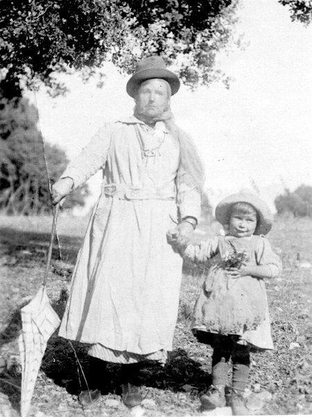 Cuadrilla de Bobos en las carrascas del Pedregal. Blancas