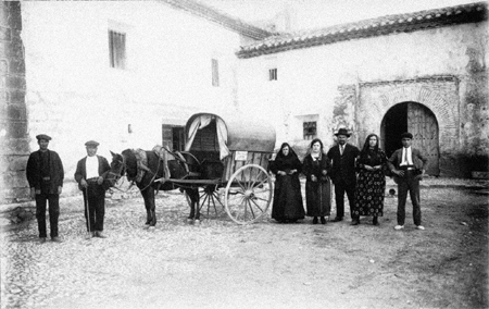 Grupo con carro. Blancas.