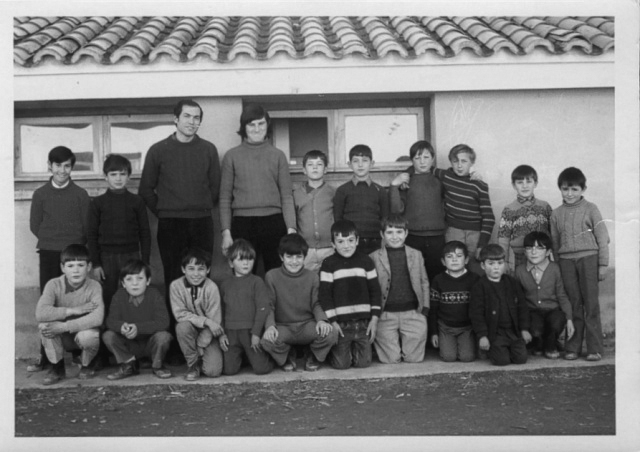 Grupo escolar de Blancas en 1973