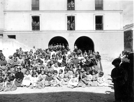 Descanso del baile. Blancas.