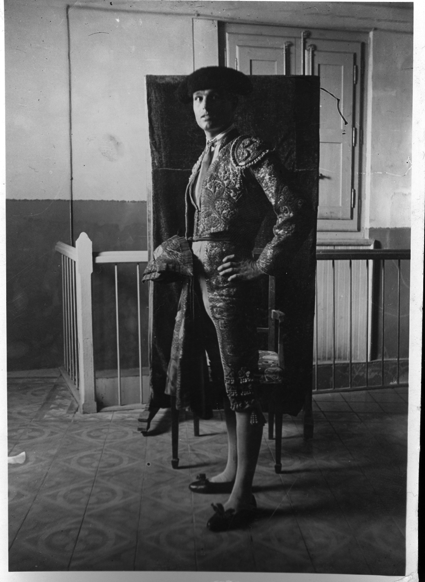 El Gitanillo de Teruel en traje de luces. BurbÃ¡guena