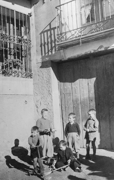 NiÃ±os jugando. BurbÃ¡guena.