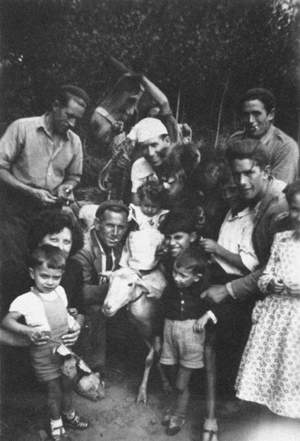 Grupo de vecinos. BurbÃ¡guena