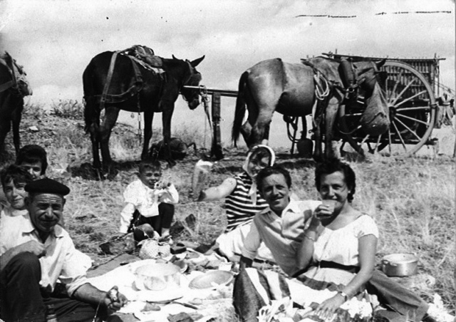 Merendando en BurbÃ¡guena. 1954