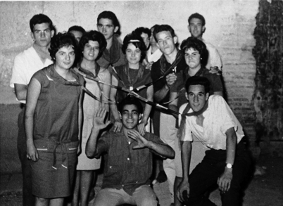 Grupo de jÃ³venes con cintas. BurbÃ¡guena