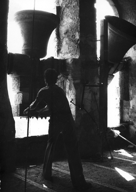 Tocando las campanas. Calamocha.