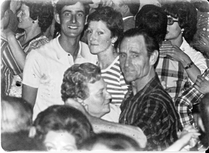 Bailando en el almacen-granero. Caminreal