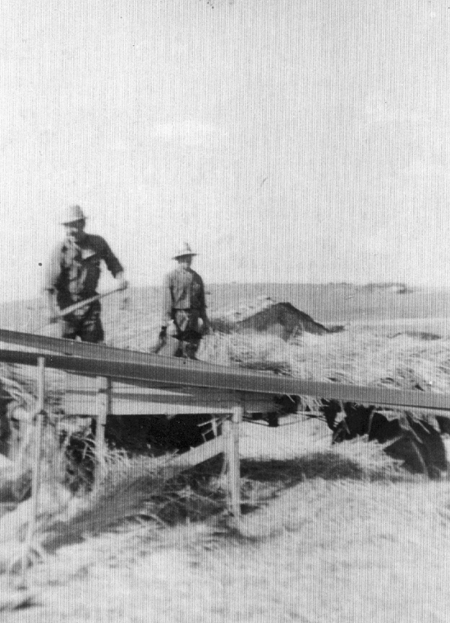 Trabajadores en CastejÃ³n de Tornos.