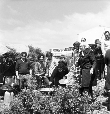 Familiares y amigos en el cerro. Calamocha