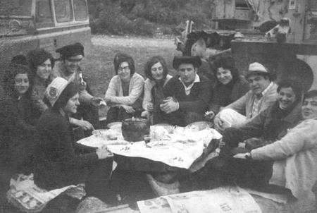 Grupo de jÃ³venes en la RomerÃ­a de Santa BÃ¡rbara. Calamocha.