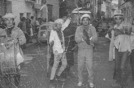 Gente en las calles de Calamocha durante la RomerÃ­a de Santa BÃ¡rbara.