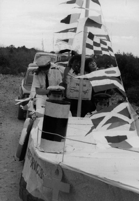 Una carroza  en la RomerÃ­a. Calamocha.