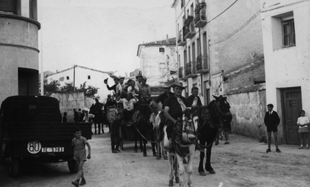 La romerÃ­a de anta BÃ¡rbara por las calles de Calamocha.