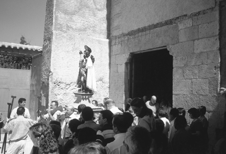 Vecinos de Calamocha en la procesiÃ³n de San Roque.