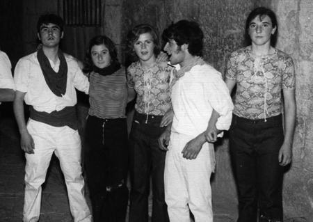 Grupo de amigos en las fiestas de San Roque. Calamocha.