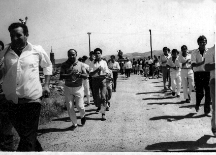 JÃ³venes bailando el baile de San Roque. Ferreruela